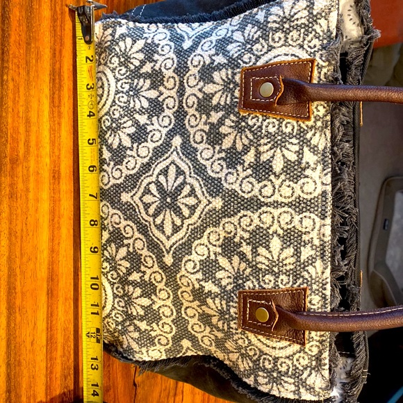 Myra Bag in excellent condition - Picture 5 of 7